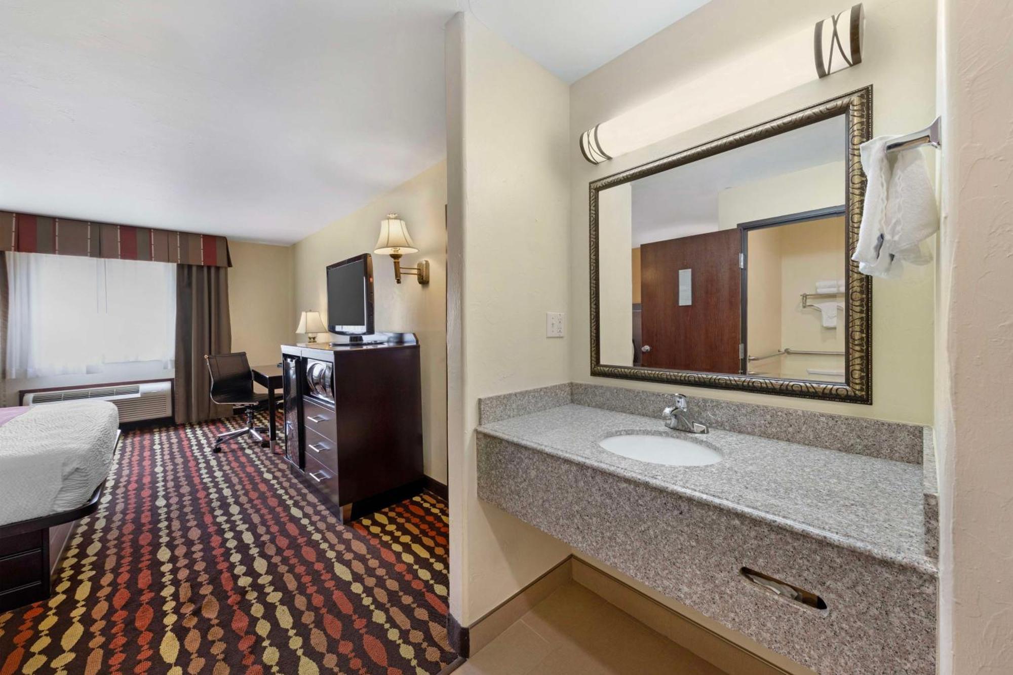 Best Western Greentree Inn & Suites Moore Kültér fotó