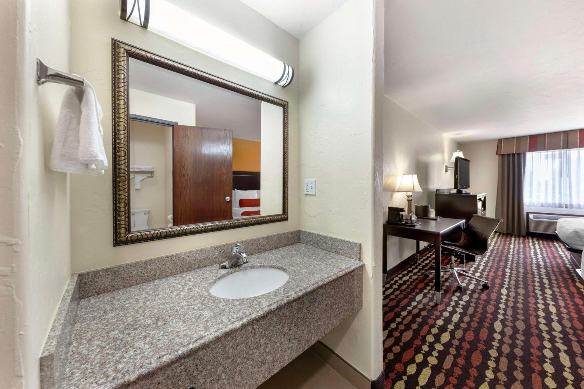 Best Western Greentree Inn & Suites Moore Kültér fotó